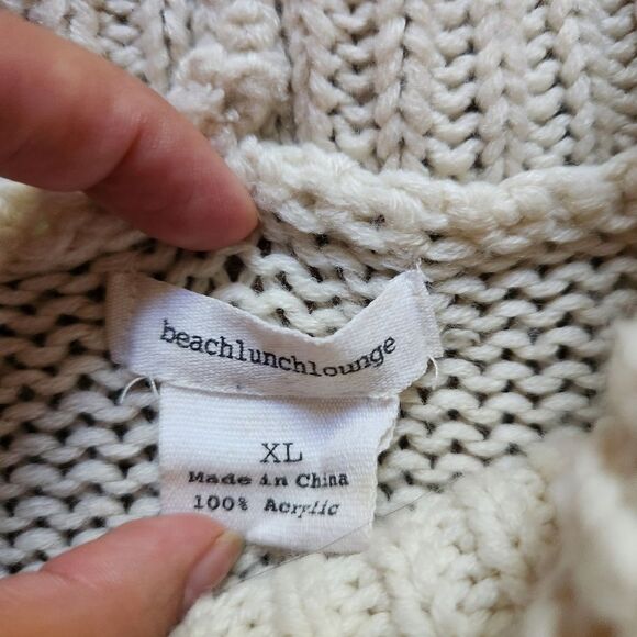 Sweater Bundle 2 size large sweaters Beach Lunch Lounge - Picture 7 of 7